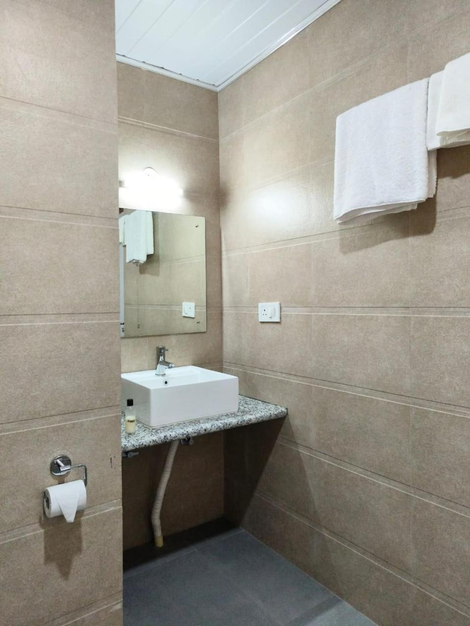 Bb 15 Hotel & Residences 甘托克 外观 照片